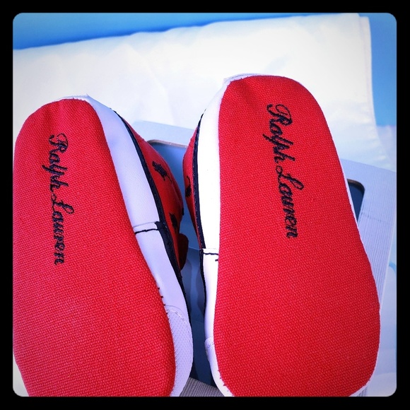 LAUREN RED WITH BLUE LOGO CRIB SHOES - Picture 5 of 5